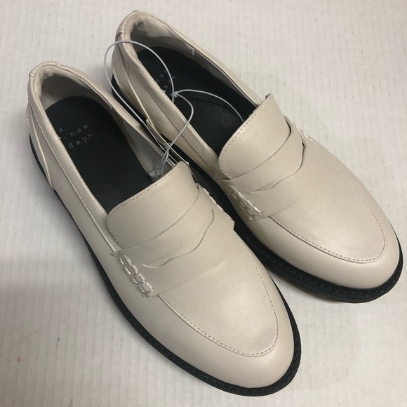 a new day Shoes - A New Day Off-White Britney Chunky Platform Loafers Size 7.5 NWT